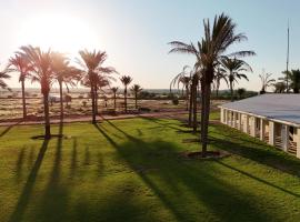 Flying Ostrich Guesthouse & Palmrest Farmstall, hotel v destinaci Mariental