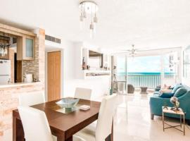 Foto di Hotel: Oceanfront Getaway For Families and Groups