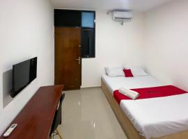 Hotel Photo: RedDoorz near Pasar Baru 4