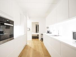 Hotel Photo: Beautiful 2-bed wbalcony in North Harbour