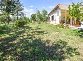 Hotel Photo: Awesome Home In Notaresco With House A Panoramic View