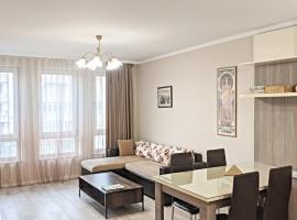 Фотография гостиницы: Lux 2 Central Apartment with Garage