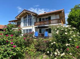 Hotel fotoğraf: Haus Chiemsee-Blick