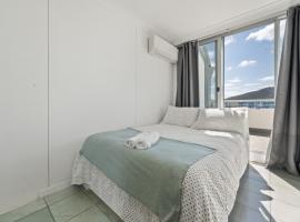 Hotel Photo: Private Room in a City Centre Duplex Apartment -1