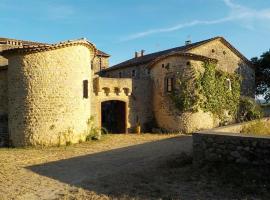 Foto di Hotel: Mas dans ferme fortifiée