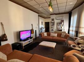 酒店照片: Cozy Apartment With Luxurious Entertainment Area