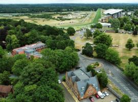 Hotel Photo: Paddock House