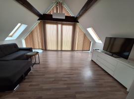 Фотографія готелю: Großzügige 100 m2 Wohnung mit Terrasse