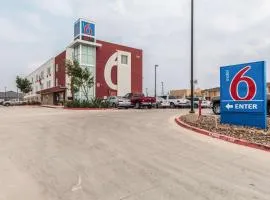 Motel 6-Laredo, TX - Airport, hotel v destinaci Laredo