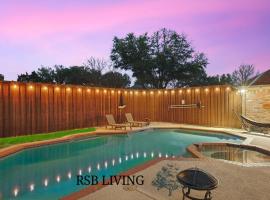 酒店照片: Beautiful DeSoto Home with Pool