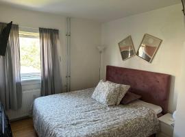 Foto do Hotel: Cozy Bedroom in Elegant Apartment