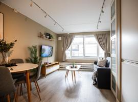 Hotel Photo: Ultracentral duplex with private rooftop terrace