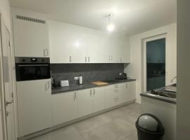 호텔 사진: Appartement 100m2 / 2 chambre drogenbos