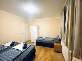 Hotel kuvat: Quad Room in Floridsdorf Area