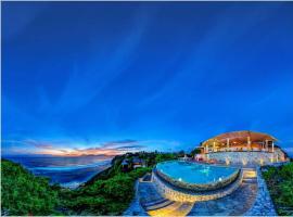 Escape to Paradise, Deluxe Fractional 2BR Garden Pool Villa Private Beach Near Uluwatu, hôtel à Uluwatu