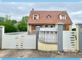 A picture of the hotel: Maison, 3 chambres avec jardin