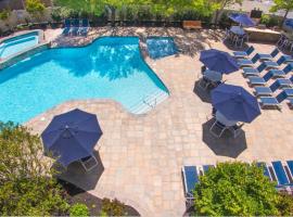 Beachcomber Resort、アバロンのホテル