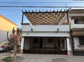 Hotel fotoğraf: Amplia residencia en Ciudad Obregón