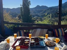 Gîte de montagne Azilane, hotel v destinaci Izilane