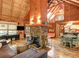 Hotel foto: Respite at Big Canoe - Wood-burning fireplace bright interiors Wifi