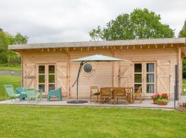 A picture of the hotel: Chalet 4 pers Landeleau 2kms canal