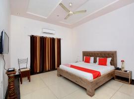 Hotel kuvat: OYO Flagship 31031 DS Royal Guest House