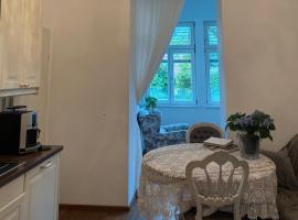 รูปภาพของโรงแรม: Charmante Altbauwohnung im Shabby Chic Stil – Ihr perfektes Zuhause in Graz