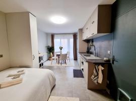 Hotel kuvat: Le Poète - Appartement Confort - Parking Privé - WIFI