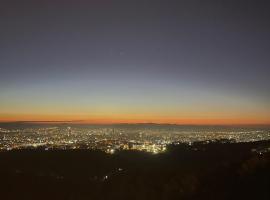 酒店照片: Apartment in Tirana with view