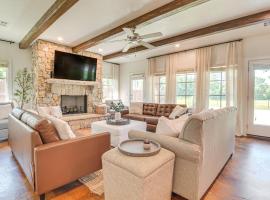 Hotel Photo: Grand Lake Home with Community Pool, Dock, and Fishing