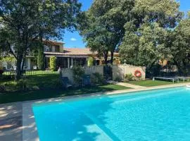 Logis Hôtel La Bastide De Grignan & Restaurant "La Chênaie"