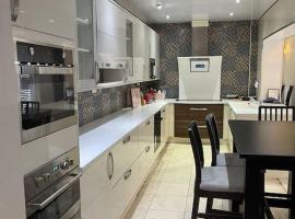 Hotel Photo: Spacious home in Rawmarsh