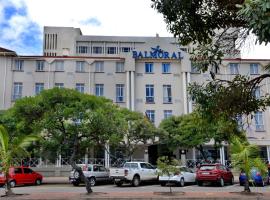 The Balmoral - Halaal, hotel in Durban