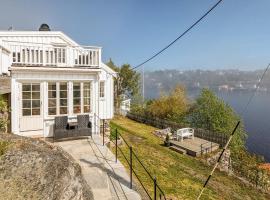 Hotel Foto: Lovely Home In Kolbjrnsvik With House Sea View