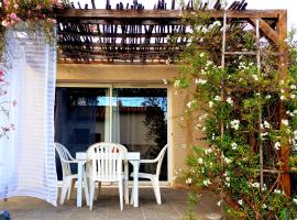 Hotel Photo: Maison de village - triangle NIMES - UZES - ALES