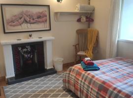 Bernie's Place - Homestay, Hotel in Castlebar
