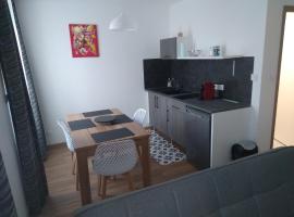 Hotel Photo: Appartement F2 neuf