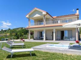 Фотографія готелю: Awesome Home In Appignano Del Tronto With House A Panoramic View