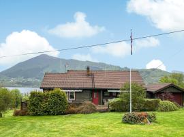 Hotel Photo: Gorgeous Home In Hareid With Kitchen