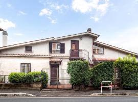 Hotel Photo: Cozy Apartment In Castelnuovo Di Porto With Kitchen