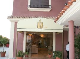 A picture of the hotel: Hotel Torre del Oro