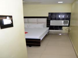 호텔 사진: Hotel Dev Guest House Howrah Kolkatav - Excellent Stay with Family, Parking Facilities