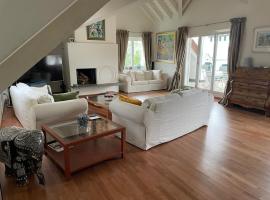 호텔 사진: Spacious and stylish Apartment in Zurich