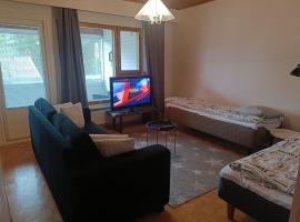 Zdjęcie hotelu: 1BR Apartment with sauna, big balcony,free parking - Mäntylä