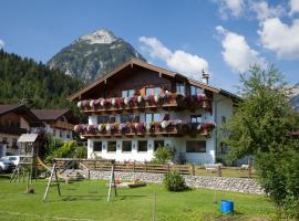 Gasthaus-Pension Golfvilla, hotel v destinaci Pertisau