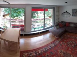 Hotel Photo: Spacious 3BR peaceful appartment, balcony & parking