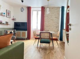 Hotel Photo: Relais Cocorico - 1 Bedroom with AC Eiffel Tower district