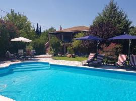 A picture of the hotel: VILLA VICKY - Traditional villa in Evia