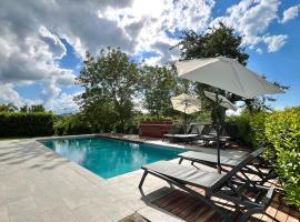 ホテル写真: Resort Franko Spacious house with a heated pool