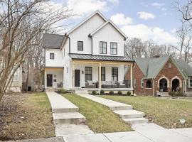 Foto do Hotel: Luxurious Broad Ripple Home